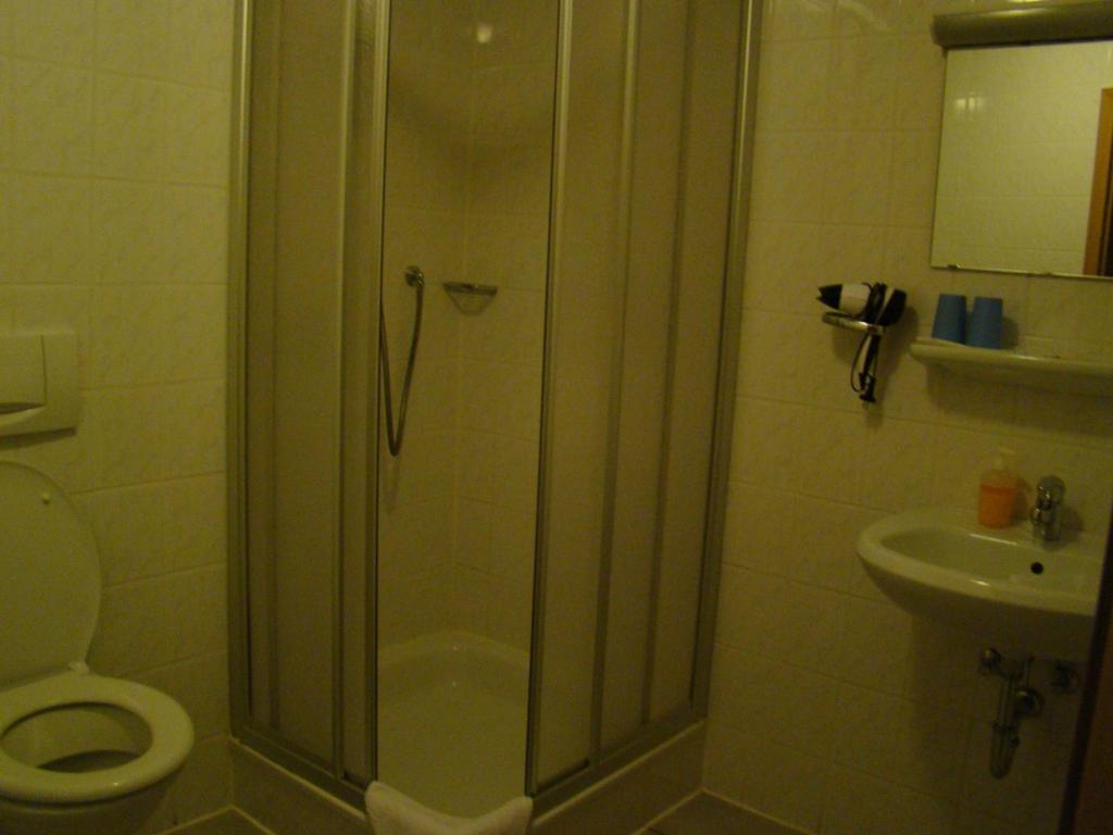 Hotel Burg Katzenstein Katzenstein  Habitación foto